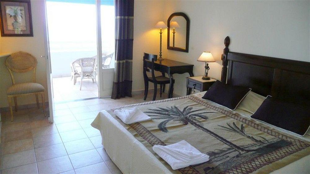 Hotel Amaudo Saint-Francois  Exteriör bild