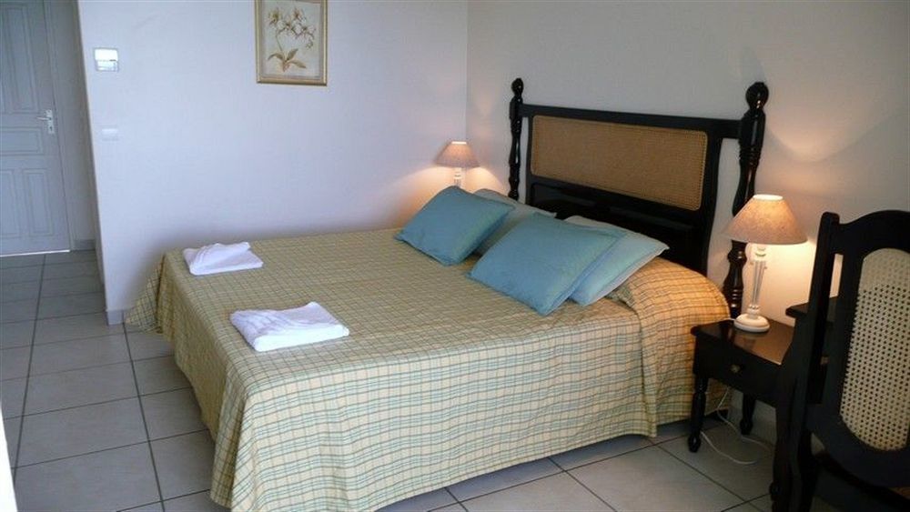 Hotel Amaudo Saint-Francois  Exteriör bild